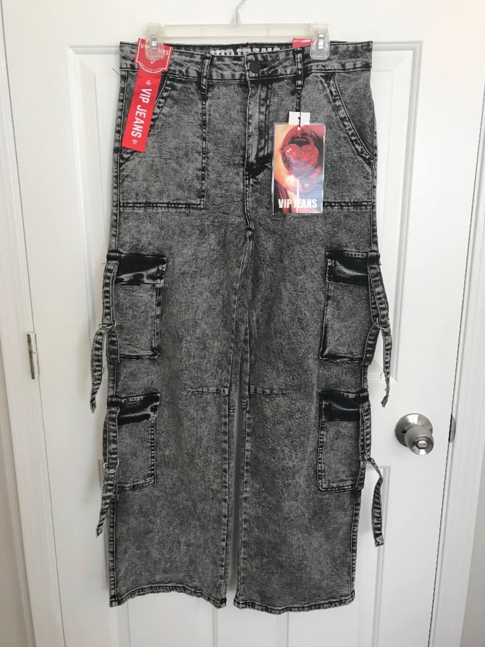 VIP New York City Collection Sculpture Stretch Utility Jeans 13/31 Black Acid